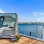 La Marina